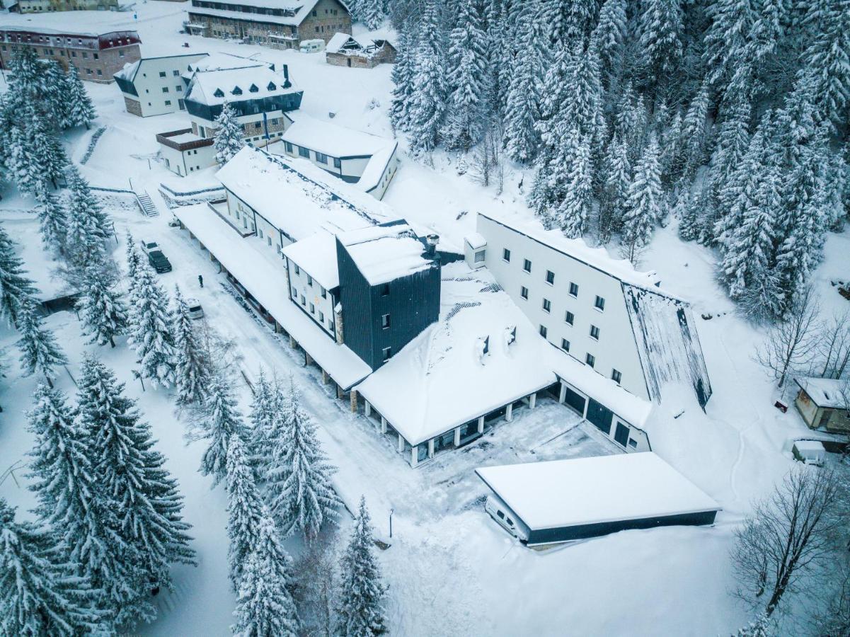 Hotel Rajska Dolina Яхорина Экстерьер фото